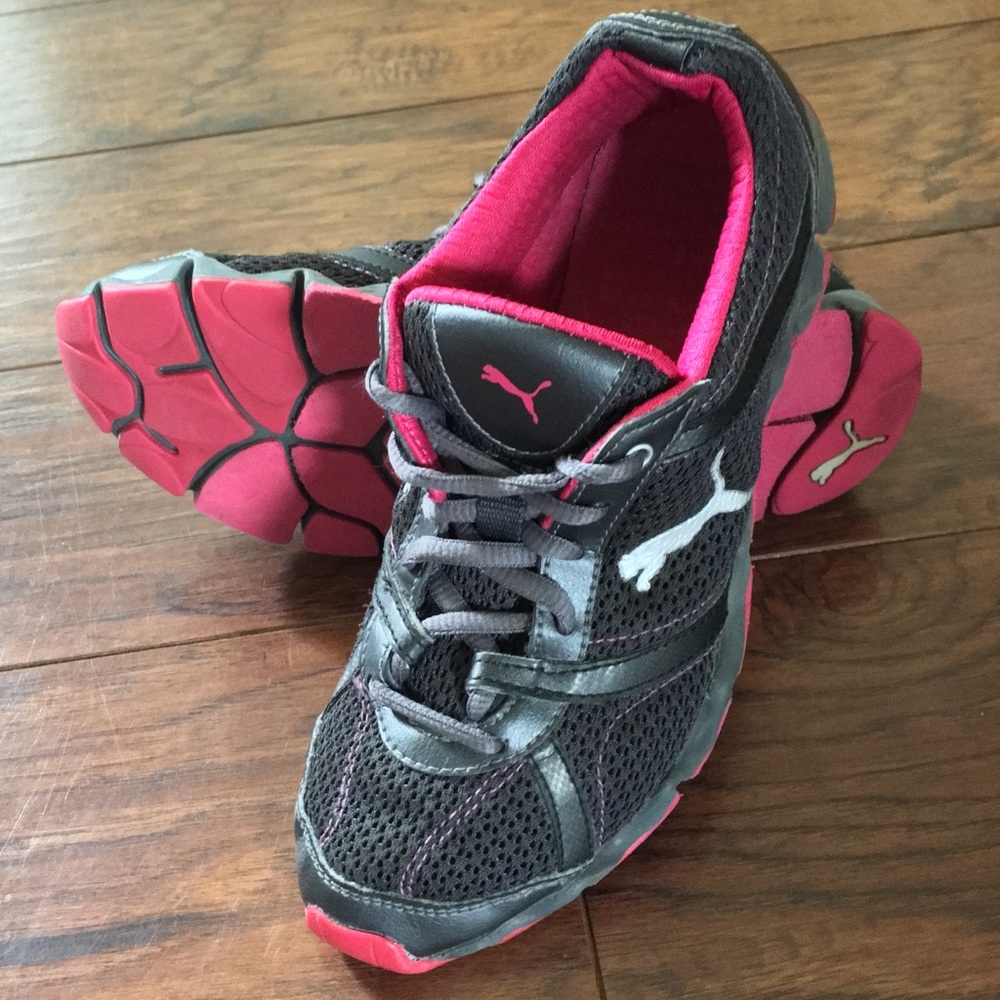 👟PUMA | WOMEN’S GRAY/PINK RUNNING SHOES👟